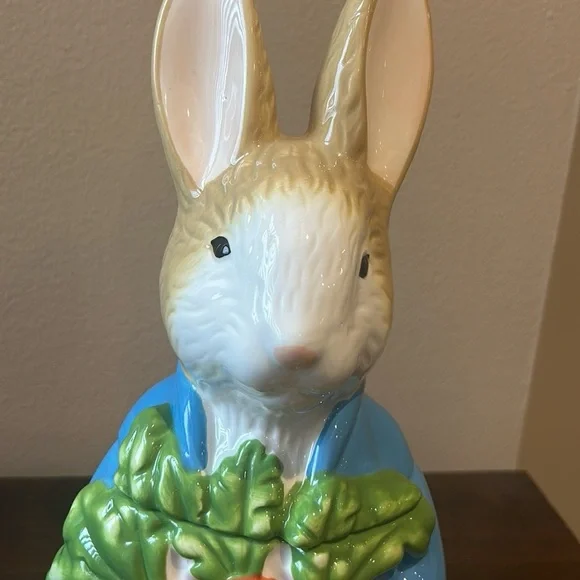Beatrix Potter Bunny Rabbit With Carrots Cookie Jar Easter Gift Ceramic - Picture 2 of 4